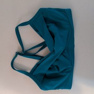 Athleta Twister Bikini Top size 32D/DD